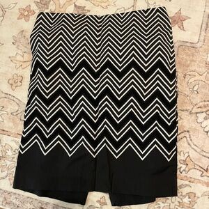 White House Black Market Zigzag Pencil Skirt